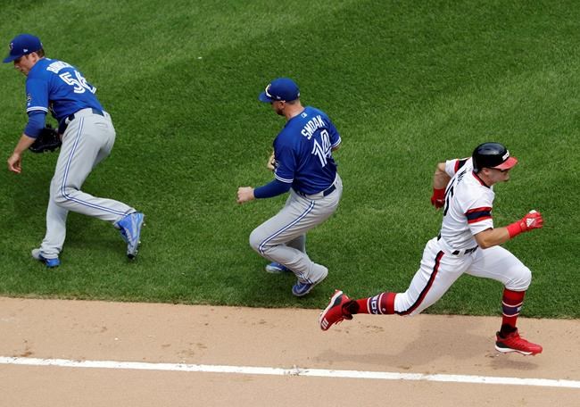 Blue Jays score 5 runs in ninth to beat White Sox 7-4 | iNFOnews.ca