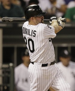 Peavy pitches into 8th, leads White Sox to fourth straight win, 4-2 over Blue Jays | iNFOnews.ca