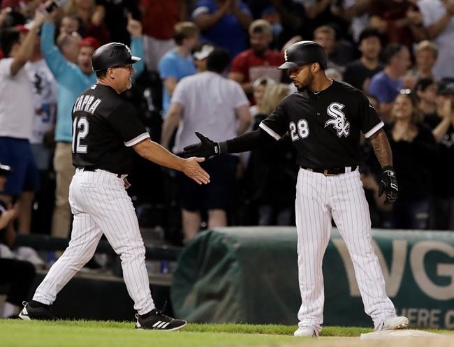 White Sox rally for 6 in 8th to beat Blue Jays 9-5 | iNFOnews.ca