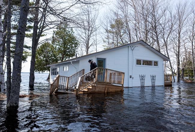 New Brunswick floods: 'This could get very uncomfortable,' officials warn | iNFOnews.ca
