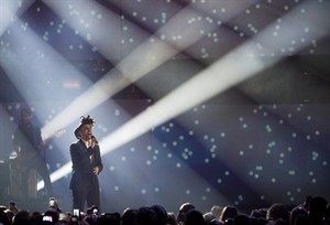 Kiesza, Weeknd, Arkells win multiple Junos, but Alanis Morissette steals show | iNFOnews.ca CP32304349