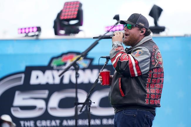 Luke Combs apologizes for Confederate flag imagery | iNFOnews.ca