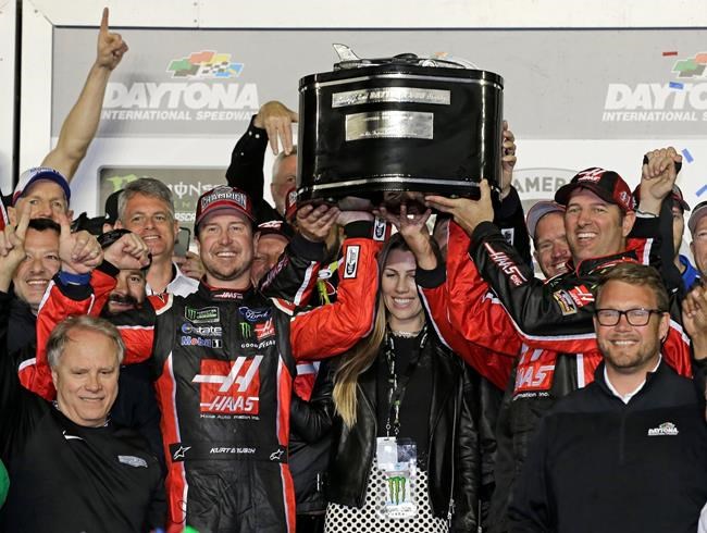 Kurt Busch steals monster victory by winning Daytona 500 | iNFOnews.ca