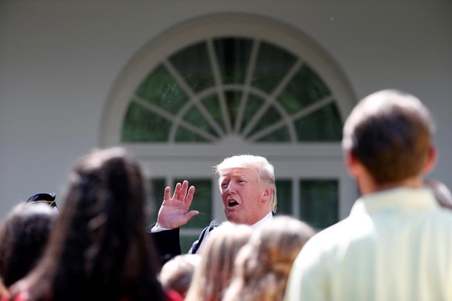 Trump gets do-over with youth after panned Boy Scouts speech | iNFOnews.ca