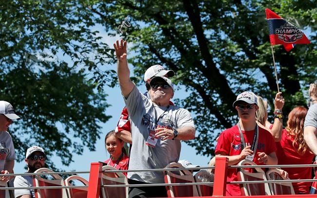 Trotz, Capitals begin discussing contract extension | iNFOnews.ca