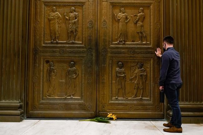 Ginsburg's empathy born of Jewish history and discrimination | iNFOnews.ca