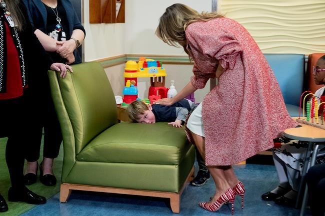 First lady spreads anti-bullying message at kids' hospital | iNFOnews.ca