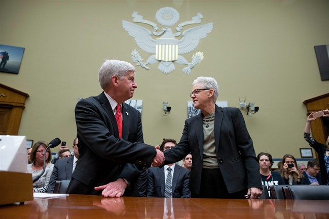 Snyder blames bureaucrats, EPA faults state in Flint crisis | iNFOnews.ca CP36773941