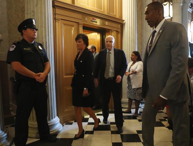 McCain delivers a key health care vote, scolding message | iNFOnews.ca CP1937209215