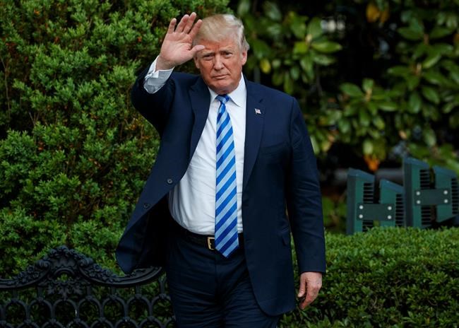 Trump chides Giuliani to 'get his facts straight' on Stormy | iNFOnews.ca