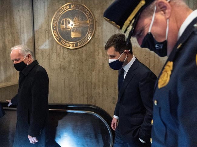 Buttigieg to quarantine after security agent gets COVID-19 | iNFOnews.ca