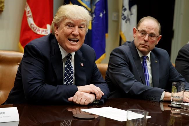 Trump welcomes police union leaders to White House | iNFOnews.ca CP1860973238