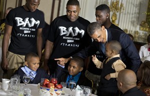 Obama calls fatherhood 'the best job I've got,' | iNFOnews.ca CP23819208