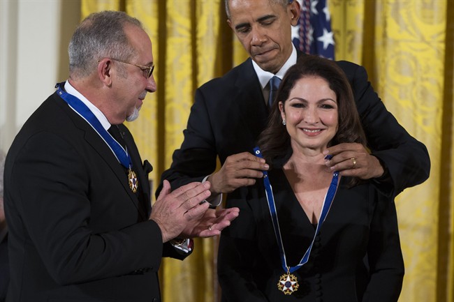 Gloria and Emilio Estefan to be celebrated at NYC Thanksgiving parade but they'll be far away | iNFOnews.ca CP35462871