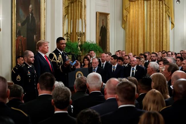 Trump awards medal soldier for heroic action in Afghanistan | iNFOnews.ca