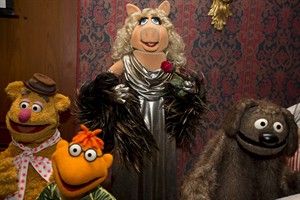 Miss Piggy joins Kermit the Frog in Muppet collection at Smithsonian museum on National Mall | iNFOnews.ca CP25149802