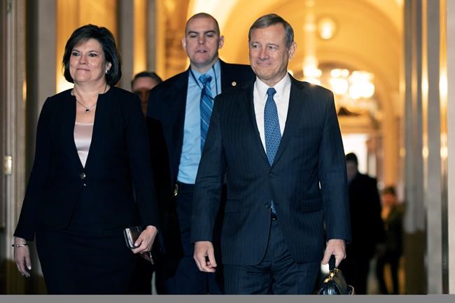 Roberts says he won't break a tie in Trump impeachment trial | iNFOnews.ca