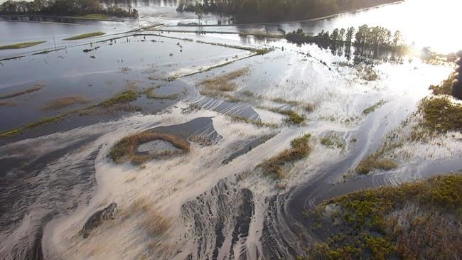 NC river swirls with grey muck near flooded coal ash dump | iNFOnews.ca NC river swirls with grey muck near flooded coal ash dump | iNFOnews.ca