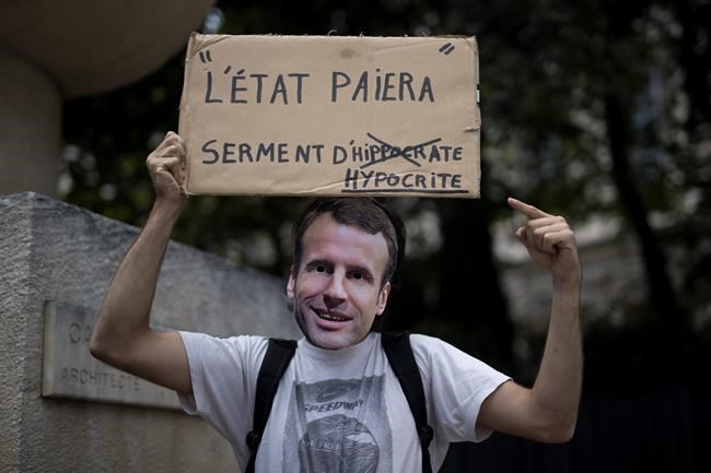 Protesting French hospital workers demand better pay | iNFOnews.ca