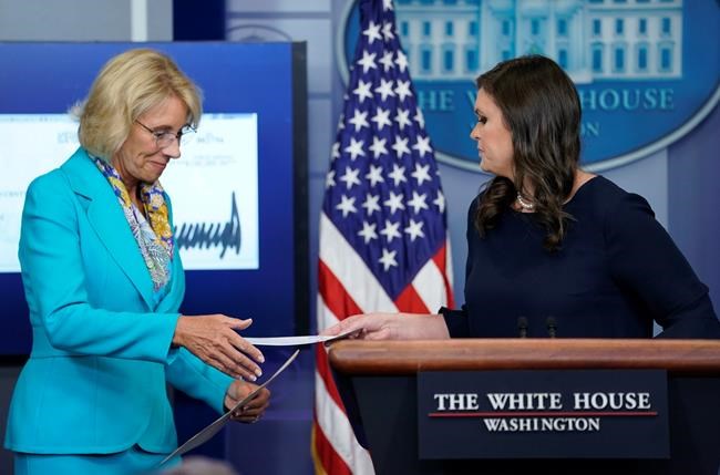 Sanders tries to turn page, but press sparring continues | iNFOnews.ca
