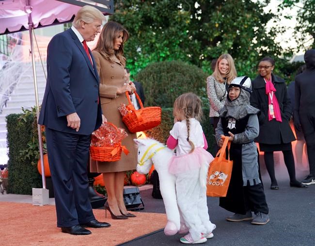 Trump, first lady welcome ghosts, goblins on Halloween eve | iNFOnews.ca