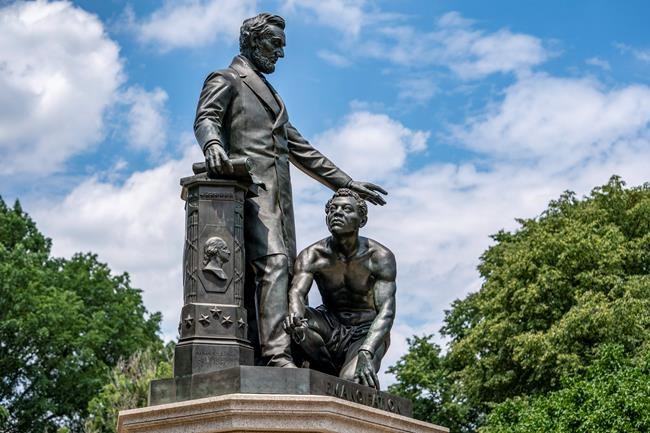 Protesters: Remove statues of slave kneeling before Lincoln | iNFOnews.ca Protesters: Remove statues of slave kneeling before Lincoln | iNFOnews.ca