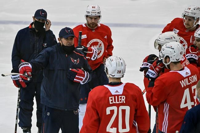 Not only goalies wear masks: NHL coaches must cover faces | iNFOnews.ca Not only goalies wear masks: NHL coaches must cover faces | iNFOnews.ca