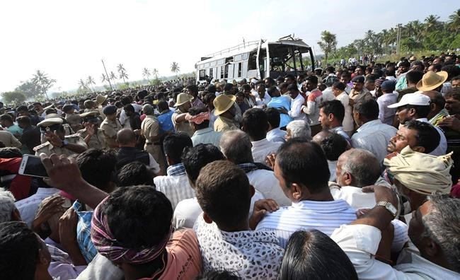 At least 25 dead as bus falls into canal in southern India | iNFOnews.ca