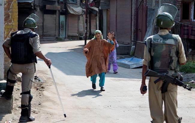 India PM calls emergency meeting as Kashmir death toll rises | iNFOnews.ca CP1084455407