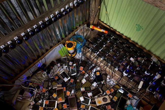 Bangladesh bans cellphone services in Rohingya camps | iNFOnews.ca CP557683860