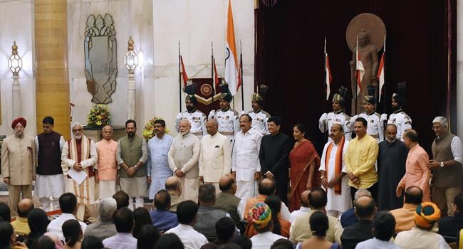Indian Prime Minister Modi drops ministers as economy slips | iNFOnews.ca CP1865646873