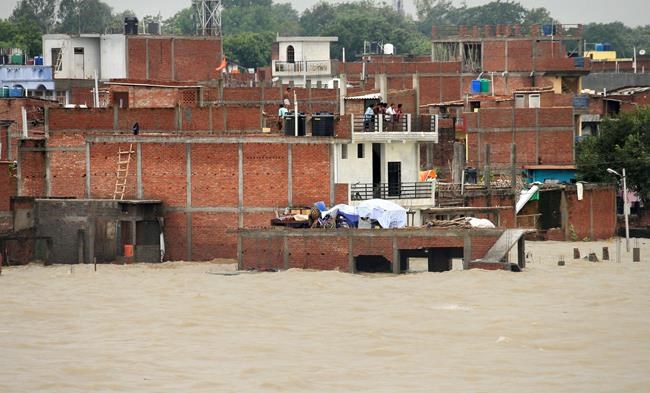Image of Asia: Watching the Ganges overflow in Allahabad | iNFOnews.ca