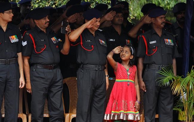 Image of Asia: Saluting India's flag at army induction | iNFOnews.ca