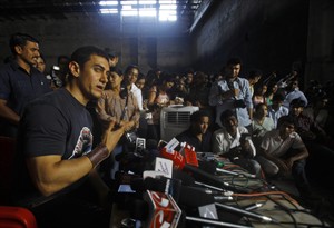 Aamir Khan 'happy from my heart' he's able to entertain over quarter-century in Bollywood | iNFOnews.ca CP23123532