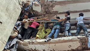 Building collapse in Bangladesh kills 87; scores trapped in wreckage | iNFOnews.ca CP23066555