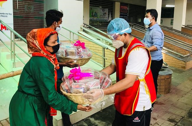 Bangladeshi group sends cards, baskets to COVID-19 patients | iNFOnews.ca