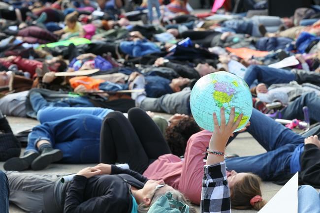 Canadian youth gather en masse across Canada to demand drastic climate action | iNFOnews.ca Canadian youth gather en masse across Canada to demand drastic climate action | iNFOnews.ca