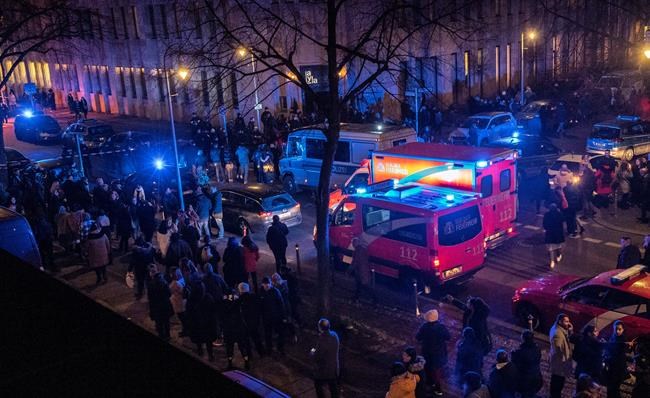 1 dead, 4 injured in shooting outside Berlin music venue | iNFOnews.ca CP2055267434
