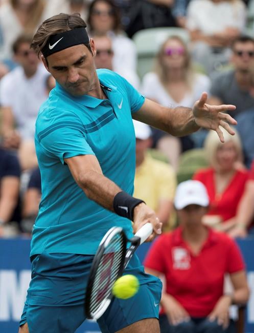 Federer beats Raonic for Stuttgart title, his 18th on grass | iNFOnews.ca