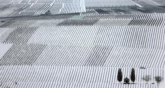 Heavy snow creates severe traffic disruptions in Germany | iNFOnews.ca Heavy snow creates severe traffic disruptions in Germany | iNFOnews.ca