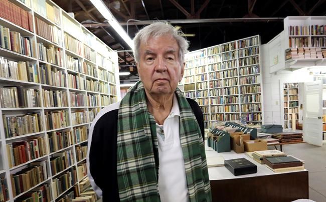 Larry McMurtry's typewriters sell at auction for $37,500 | iNFOnews.ca Larry McMurtry's typewriters sell at auction for $37,500 | iNFOnews.ca