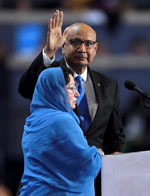 Father of fallen Muslim soldier blasts Trump at convention | iNFOnews.ca Father of fallen Muslim soldier blasts Trump at convention | iNFOnews.ca