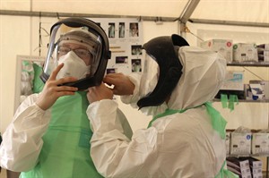 Despite falling case count, Canadian military medics committed to Ebola response | iNFOnews.ca CP31683148