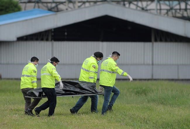 2 killed in Ecuador hiding in NY-bound plane's landing gear | iNFOnews.ca 2 killed in Ecuador hiding in NY-bound plane's landing gear | iNFOnews.ca