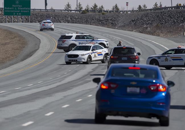 All too easy to impersonate a police officer: national association | iNFOnews.ca