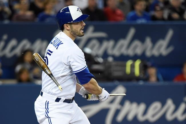 J.D. Martinez's three-run homer lifts Red Sox over Blue Jays 5-4 | iNFOnews.ca