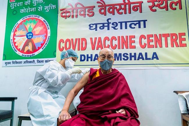Tibetan spiritual leader Dalai Lama gets vaccine shot | iNFOnews.ca CP407856668