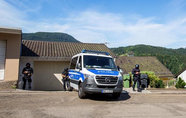 Manhunt in Germany for man who disarmed 4 police officers | iNFOnews.ca