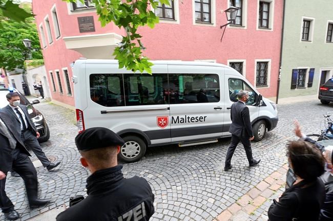 Retired pope visits former home, parents' grave in Germany | iNFOnews.ca