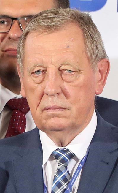 Pole who oversaw logging in pristine forest dies at 75 | iNFOnews.ca